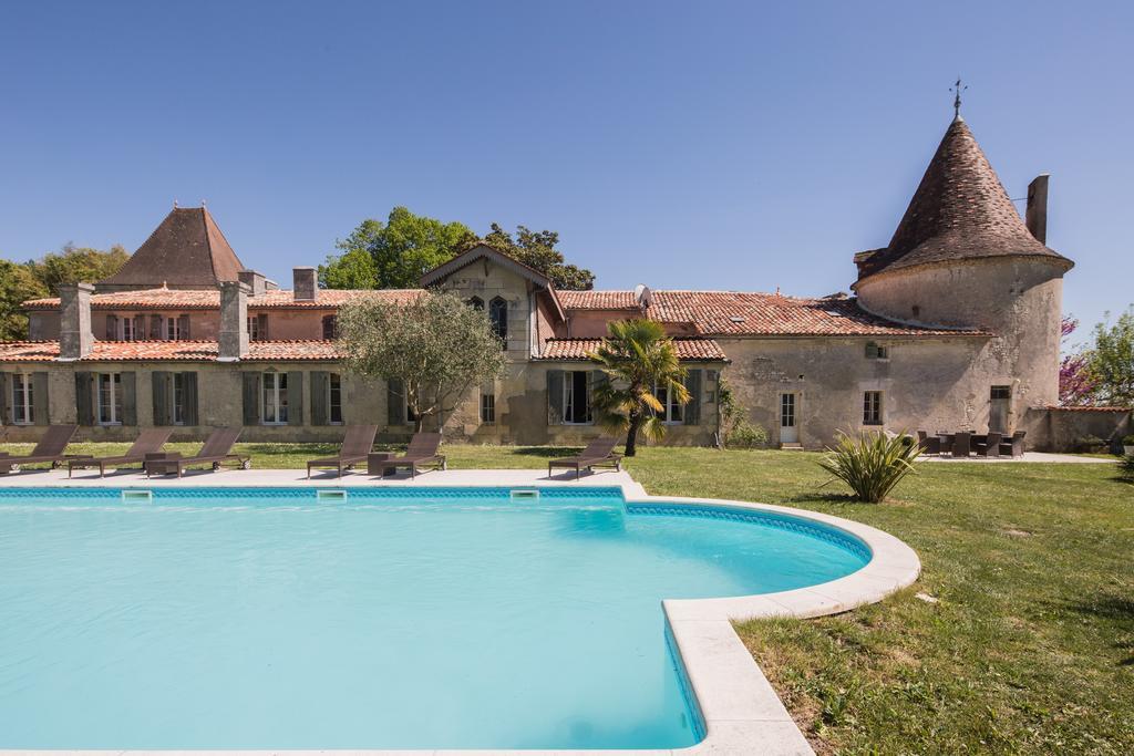 Chateau De Puyrigaud Bed and Breakfast Léoville Exteriör bild